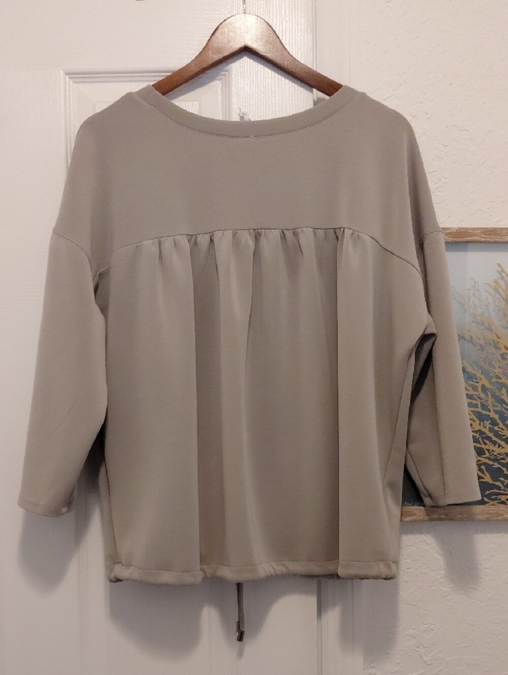 Cable & Gauge Relaxed Crew Sweatshirt in Light Taupe - Picture 5 of 6